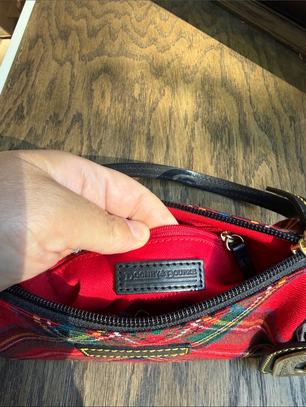 Dooney & Bourke Red Tartan shoulder bag with Leather Strap - Picture 5 of 7
